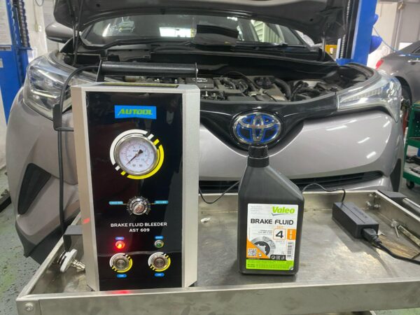 AUTOOL AST609 Pulsating Brake Fluid Change