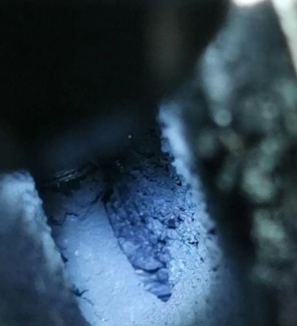 Vehicle intake valve before walnut blasting cleaning