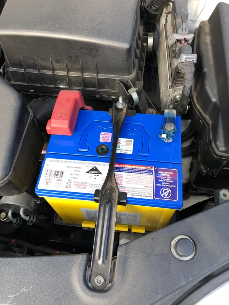 A Simple Guide to Checking and Replacing Car Battery Yourself